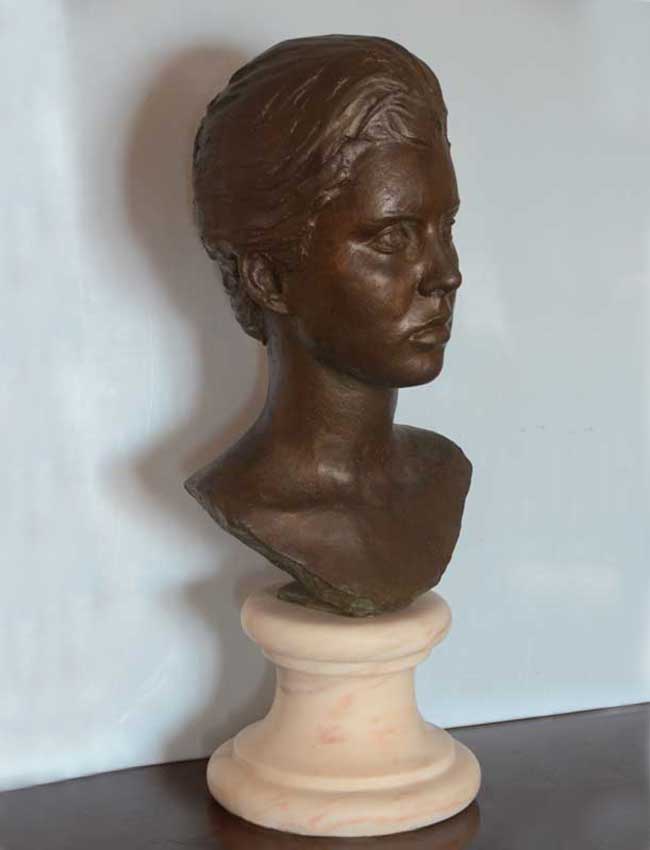 Bust in bronze of the scuptor Manuel Domínguez
