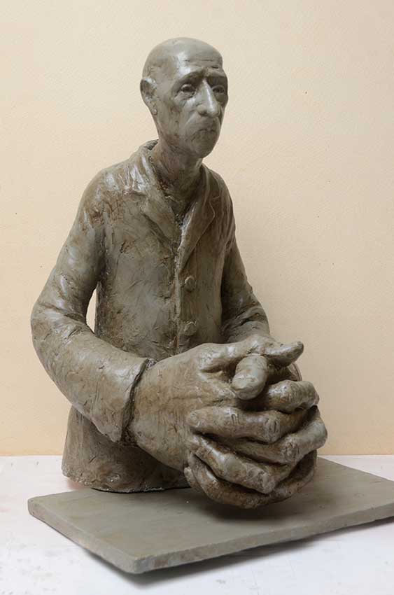 Bronze sculpture by Manuel Domínguez-The wait